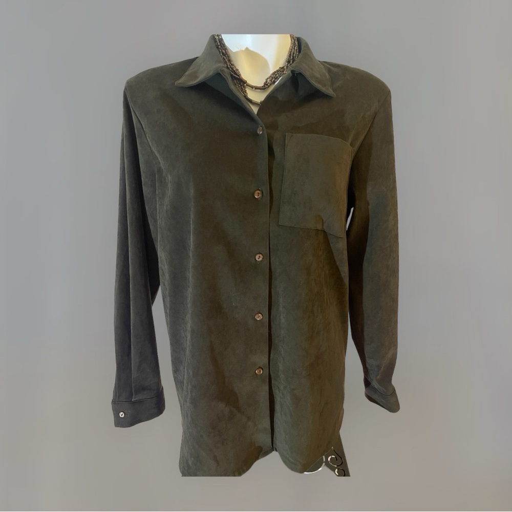 Women’s olive green color button up textured blouse size large